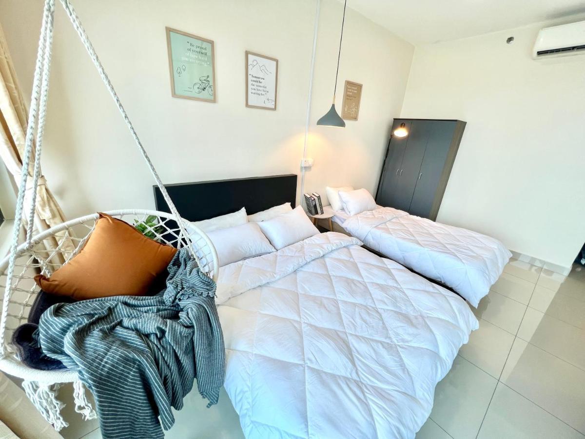 A 1-4 Pax Cozy Studio Tv Box Pool 100Mps Wifi 3 Bed Trefoil Setia Alam Exterior foto