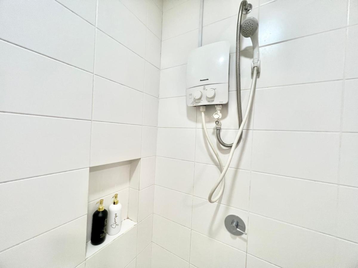 A 1-4 Pax Cozy Studio Tv Box Pool 100Mps Wifi 3 Bed Trefoil Setia Alam Exterior foto